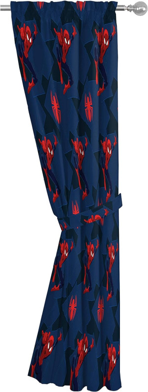 Jay Franco Marvel Spiderman Classic Saving The Day...