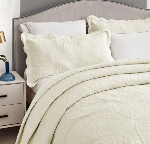 Asuexpect Oversized King Bedspread 128x120 Extra W...