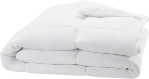 Amazon Basics Down Alternative Bedding Comforter D...