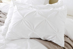 King Pillow Shams Set of 2 Pinch Pleated White Pil...